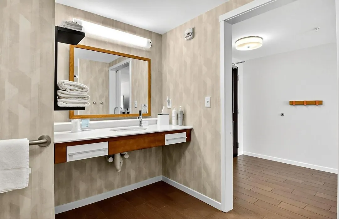 Hampton Inn & Suites Chippewa Falls-1
